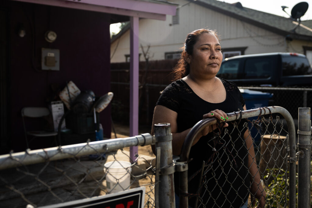 Rosa Perez worries about what many years of consuming the tap water in Fuller Acres might have done to her family’s health. Photo by Martin do Nascimento.